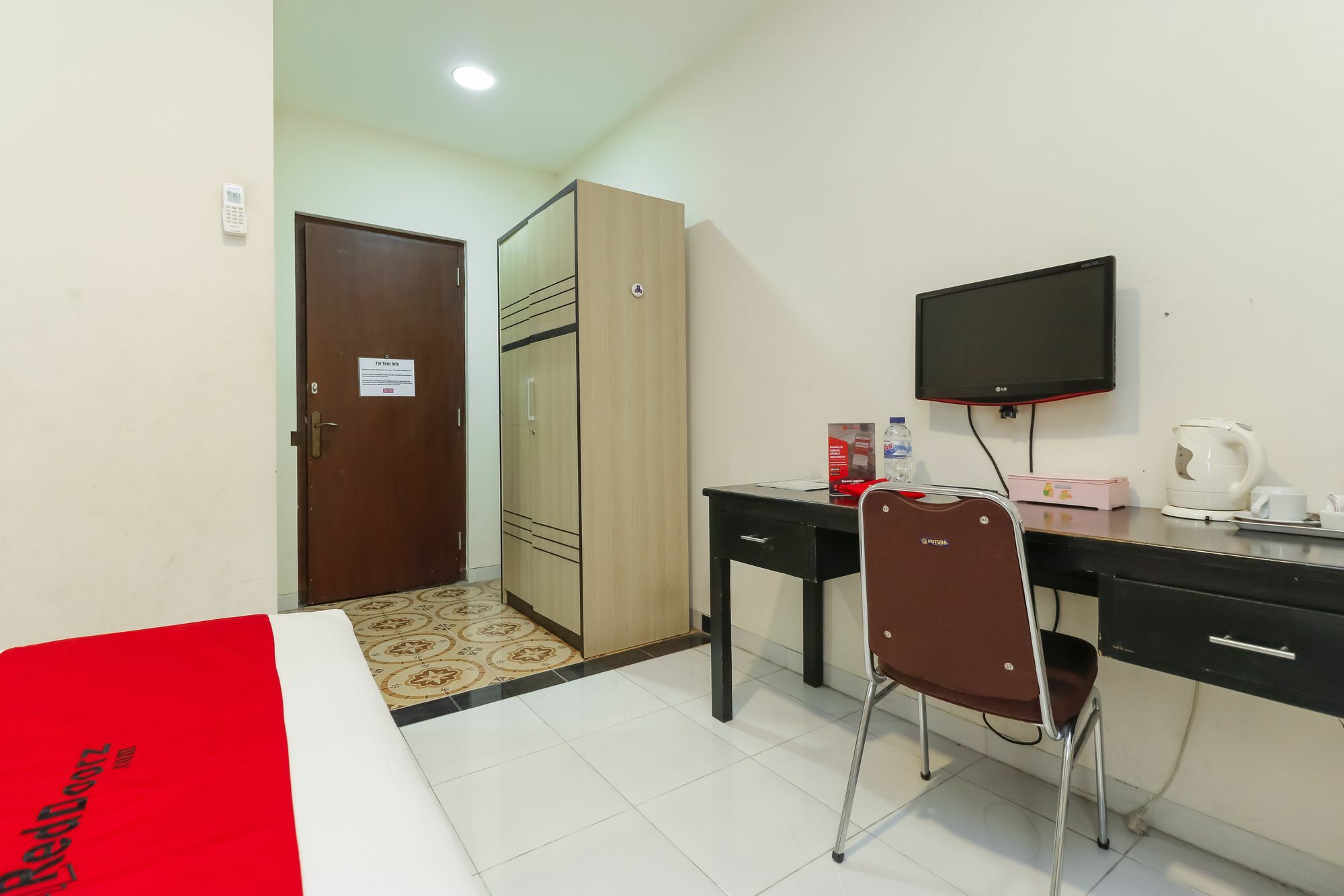 Reddoorz Near Universitas Sebelas Maret Solo Buitenkant foto